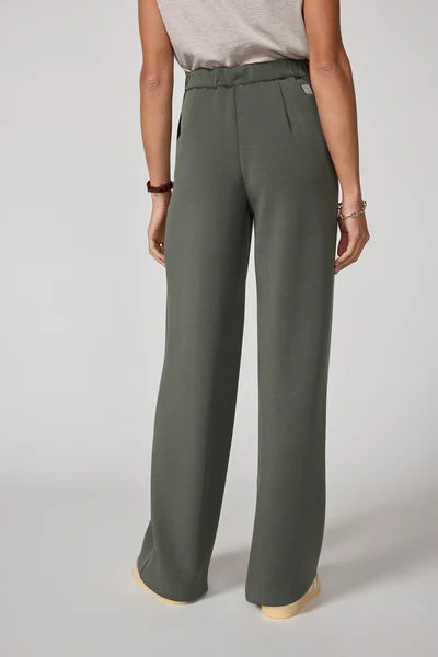 Women's Dreamweave™ Pleated Pant