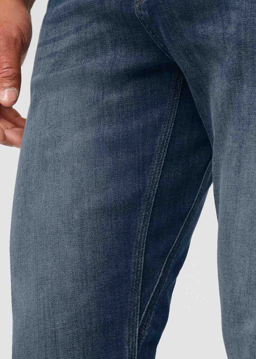 Men's Performance Denim Relaxed Taper 32"