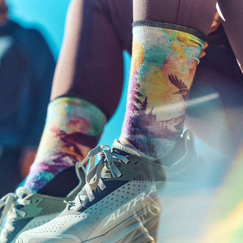 Women's Trail Run Serene Peak Print Crew Sock